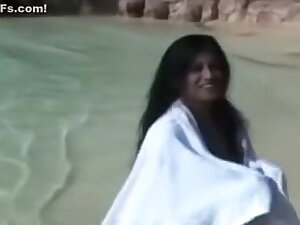 Desi girlfriend sex video made during a vacation