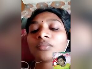 Today Exclusive- Sexy Look Desi Tamil Girl Showing Her Boobs On Video Call