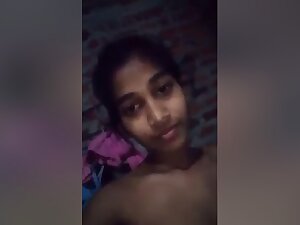 Today Exclusive- Cute Girl Showing Her Boobs And Pussy