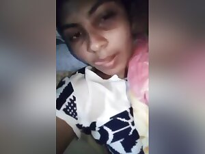 Today Exclusive -cute Desi Girl Shows Her Boobs And Wet Pussy