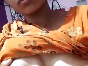 Beauty Desi Girl Showing Boobs And Pussy