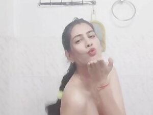 Desi Bhabhi Fully Nude Bathing Video