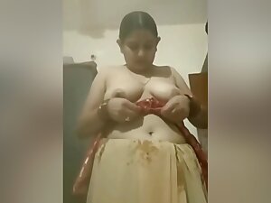 Sexy Desi Wife Showing Her Boobs