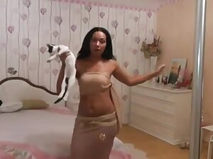 Sexy hot belly dance show on webcam